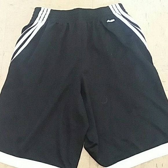 Adidas basketball shorts - Picture 2 of 3